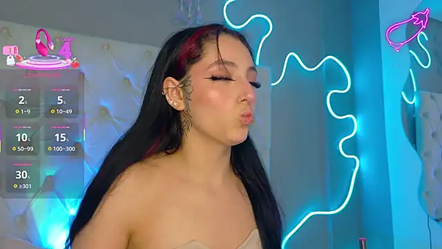 Snapshot of Megan__cole1 chatting on November 8, 3:39 am Megan cole1 online show from November 8, 3:39 am