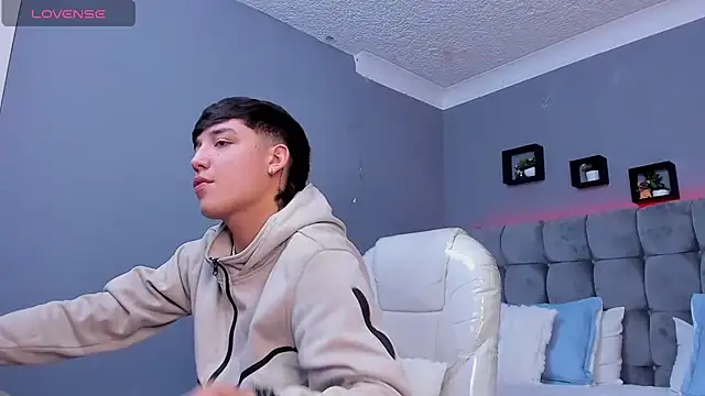 Snapshot of Ares_di_martin chatting on November 5, 4:56 am Ares di martin online show from November 5, 4:56 am