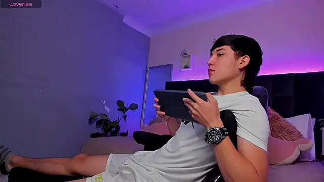 Snapshot of Ares_di_martin chatting on December 2, 1:50 pm Ares di martin online show from December 2, 1:50 pm