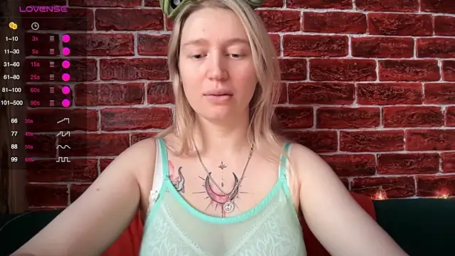 CitrusBlissss online show from December 19, 3:24 am