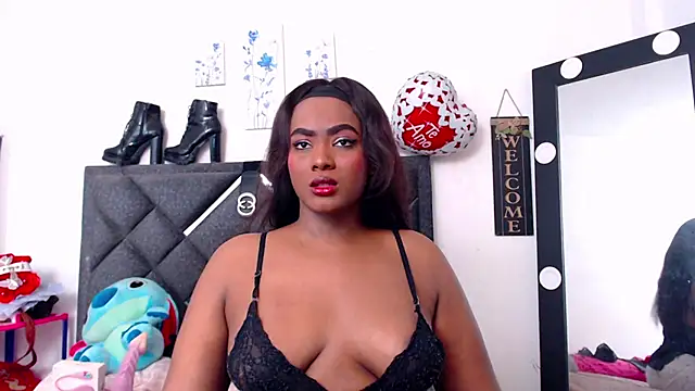 Snapshot of NatashaBella chatting on October 23, 8:18 pm NatashaBella online show from October 23, 8:18 pm