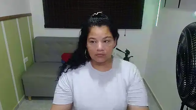 Snapshot of May_fk chatting on November 20, 4:45 am May fk online show from November 20, 4:45 am