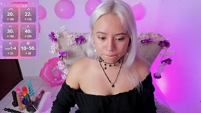 Nataliahenao69 online show from November 17, 6:03 pm