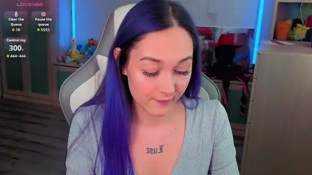 Snapshot of Im_suka chatting on October 24, 3:25 am Im suka online show from October 24, 3:25 am