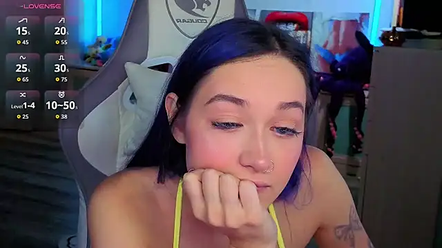 Snapshot of Im_suka chatting on November 13, 3:16 am Im suka online show from November 13, 3:16 am