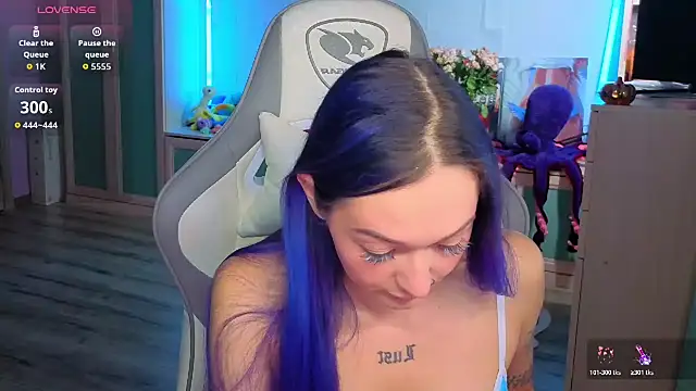 Snapshot of Im_suka chatting on November 28, 2:47 am Im suka online show from November 28, 2:47 am