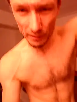 Snapshot of Wilsonn86 chatting on October 28, 6:28 am Wilsonn86 online show from October 28, 6:28 am