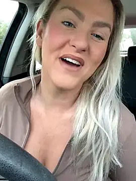 Charleigh xx online show from October 4, 9:40 am