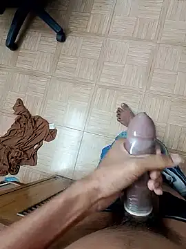 Saxyboy2002 online show from December 2, 6:30 am