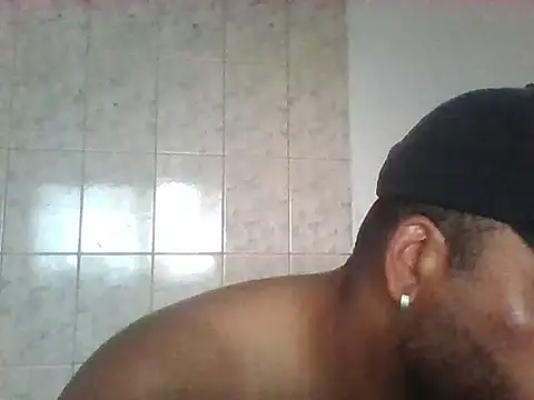 OliveiraSeven online show from April 30, 8:15 pm