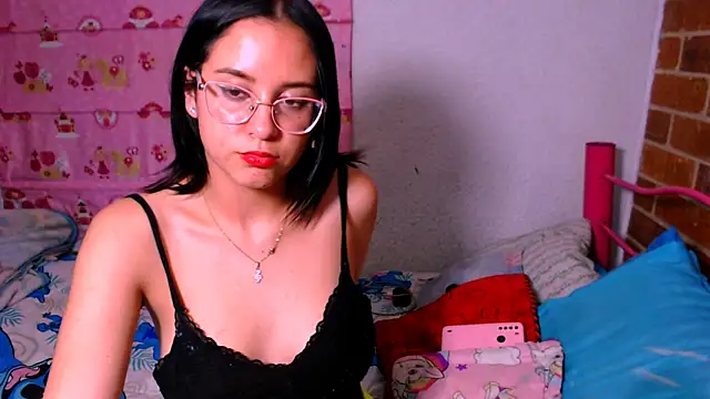 Snapshot of danaiisabella chatting on October 16, 1:39 am danaiisabella online show from October 16, 1:39 am