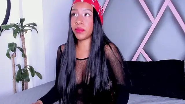 Snapshot of Euphoria_07 chatting on November 19, 4:01 am Euphoria 07 online show from November 19, 4:01 am