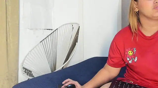 Lady miss    online show from November 24, 11:54 am