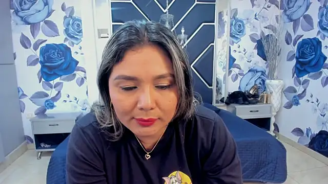 Snapshot of LatinaHoleQueen chatting on October 9, 2:26 pm LatinaHoleQueen online show from October 9, 2:26 pm