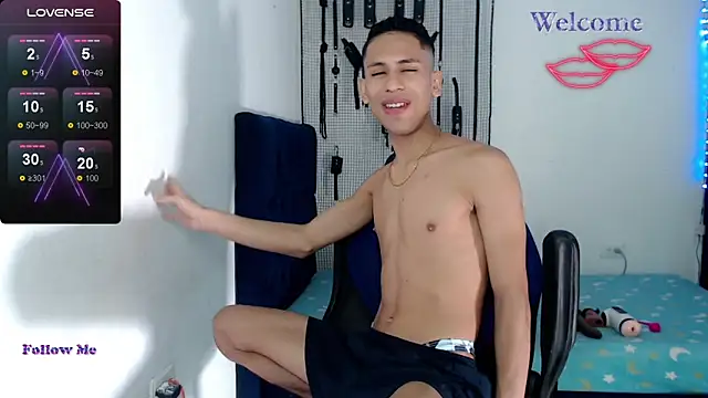 dylan apol0 online show from November 2, 4:26 am