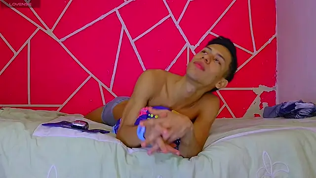 dylan apol0 online show from February 2, 5:39 am