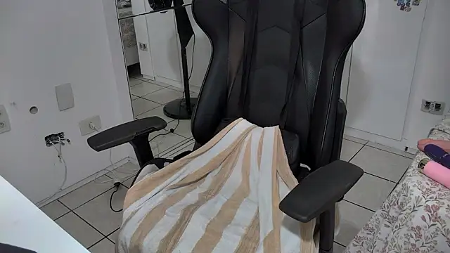 Snapshot of raposinharabuda chatting on February 20, 6:08 pm raposinharabuda online show from February 20, 6:08 pm