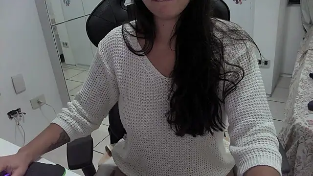 Snapshot of raposinharabuda chatting on February 23, 4:54 am raposinharabuda online show from February 23, 4:54 am