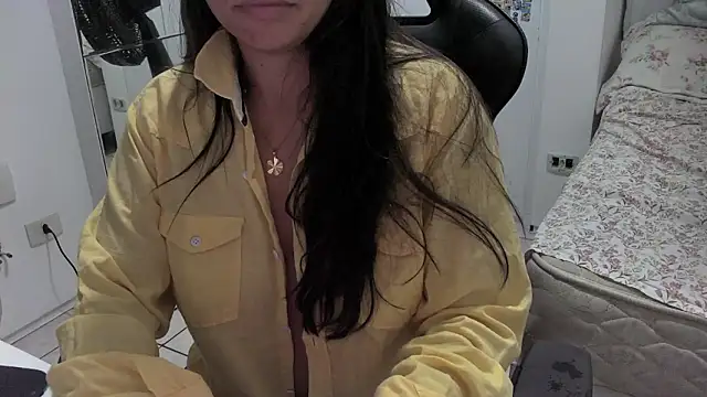 Snapshot of raposinharabuda chatting on March 3, 5:24 am raposinharabuda online show from March 3, 5:24 am