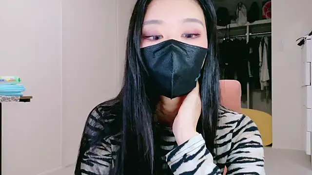 Snapshot of ramuchan_desu chatting on October 16, 2:12 am ramuchan desu online show from October 16, 2:12 am