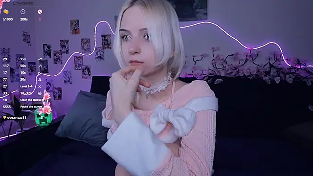 Snapshot of Megan--chan chatting on November 29, 8:12 pm Megan--chan online show from November 29, 8:12 pm