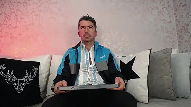 JuanKFit 45 online show from November 10, 1:43 pm