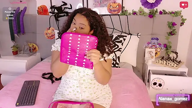 Alanaa Gomez online show from October 9, 12:14 pm