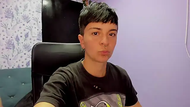 Snapshot of _Hannah_Hot chatting on October 8, 1:47 am Hannah Hot online show from October 8, 1:47 am