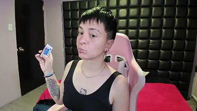 Snapshot of _Hannah_Hot chatting on November 17, 12:55 pm Hannah Hot online show from November 17, 12:55 pm