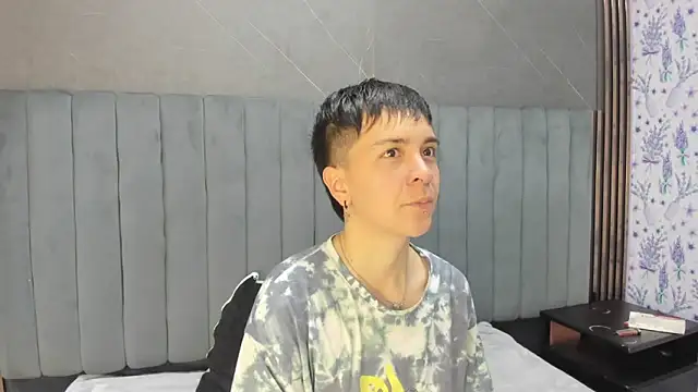 Snapshot of _Hannah_Hot chatting on December 17, 1:55 am Hannah Hot online show from December 17, 1:55 am