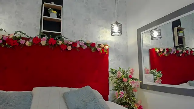 SarahEscobarr online show from December 5, 3:37 am