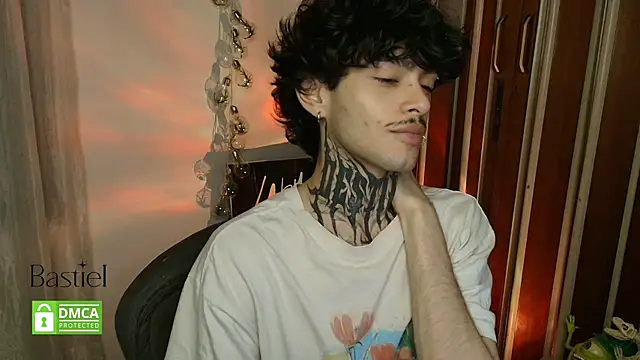 Snapshot of Mihail_leroy chatting on September 18, 1:51 am Mihail leroy online show from September 18, 1:51 am