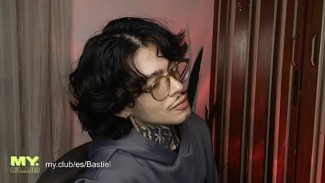 Mihail leroy online show from April 18, 1:20 am