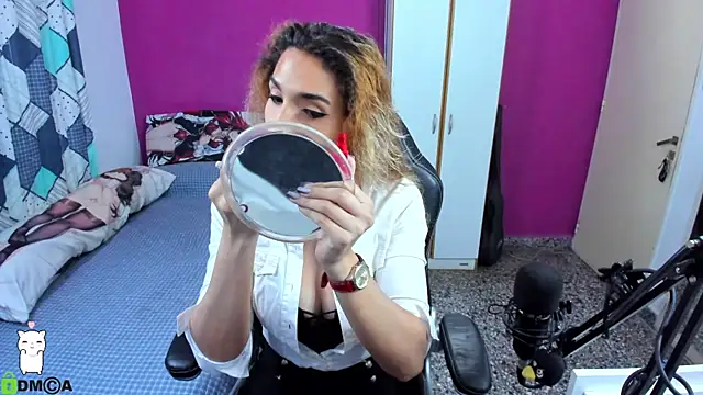 Snapshot of Sweet-Secret_ chatting on November 9, 9:35 pm Sweet-Secret online show from November 9, 9:35 pm