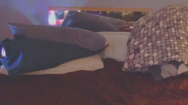 Snapshot of NWBuilt chatting on October 27, 12:36 am NWBuilt online show from October 27, 12:36 am