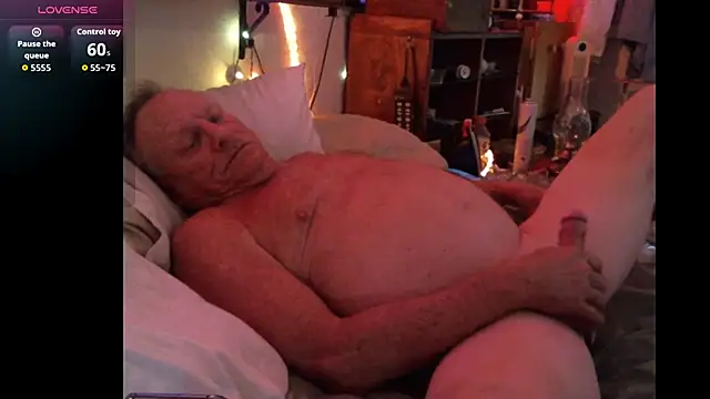 Pussyeat2please online show from December 2, 2:34 pm