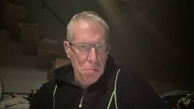 choupipat1 online show from October 6, 10:51 pm