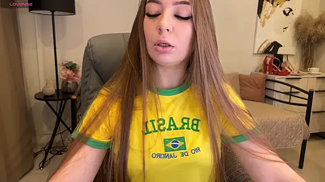 Snapshot of Yummy_Jane chatting on October 16, 1:28 am Yummy Jane online show from October 16, 1:28 am