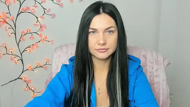 Lune Moon online show from December 19, 6:20 am