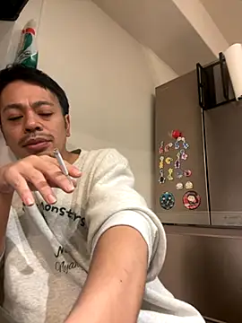 muut1215 online show from November 18, 6:12 pm