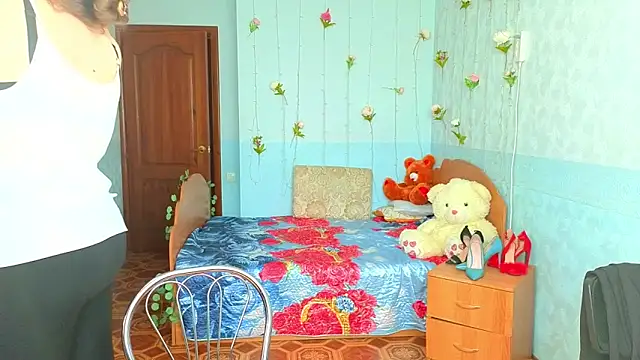 Audrey Aura online show from October 2, 5:03 am