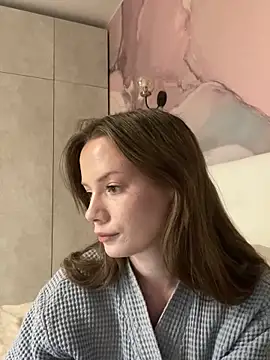 Rosie Holmes  online show from October 11, 1:42 pm