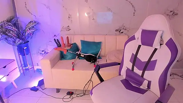 Snapshot of scarlett_enjoy1 chatting on September 15, 12:49 pm scarlett enjoy1 online show from September 15, 12:49 pm