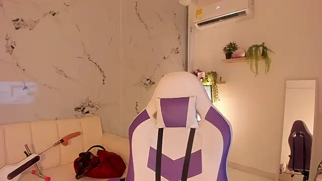 Snapshot of scarlett_enjoy1 chatting on September 24, 1:58 pm scarlett enjoy1 online show from September 24, 1:58 pm