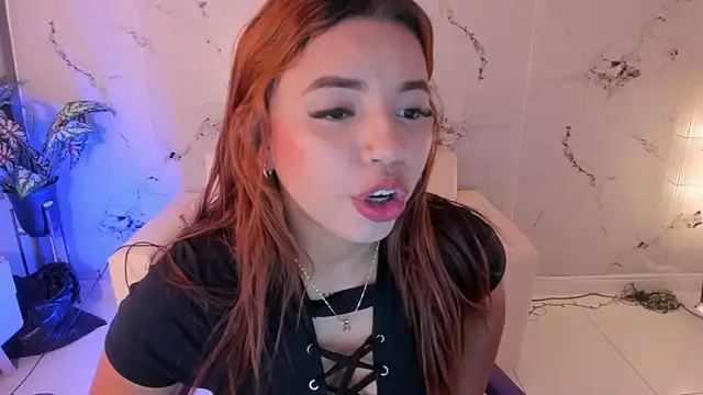 Snapshot of scarlett_enjoy1 chatting on September 28, 1:49 pm scarlett enjoy1 online show from September 28, 1:49 pm