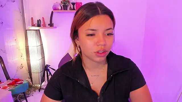 Snapshot of scarlett_enjoy1 chatting on November 1, 3:36 pm scarlett enjoy1 online show from November 1, 3:36 pm