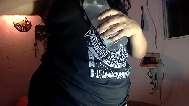 Snapshot of indomitaFox chatting on October 10, 3:16 am indomitaFox online show from October 10, 3:16 am