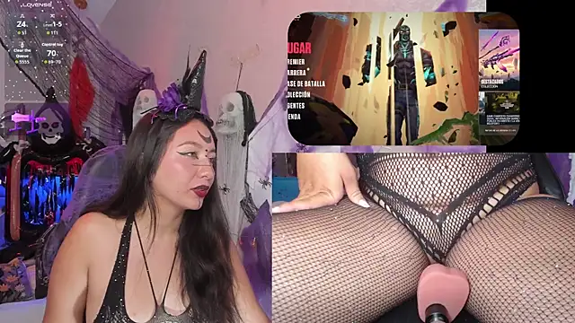 Snapshot of CataleyaGlow chatting on October 31, 5:41 am CataleyaGlow online show from October 31, 5:41 am