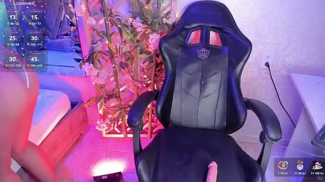 Snapshot of CataleyaGlow chatting on November 25, 5:40 am CataleyaGlow online show from November 25, 5:40 am