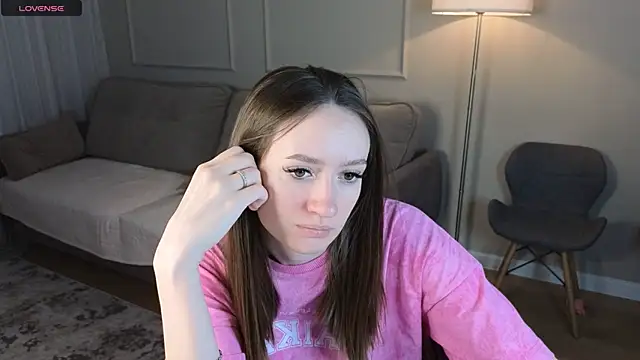 cutienaughtygirl online show from April 5, 3:15 am